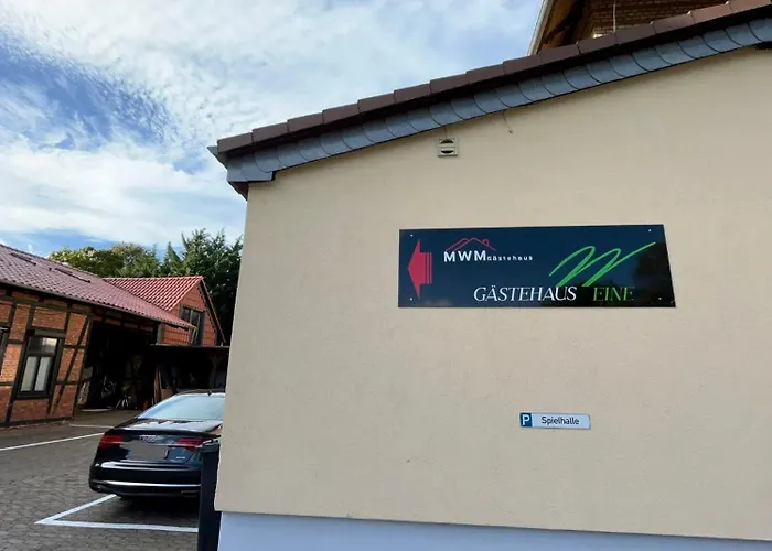 Hotel Doppelzimmer-bad-kuehlschrank-parkplatz-10