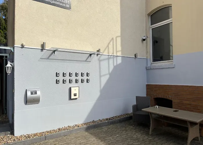 Doppelzimmer-bad-kuehlschrank-parkplatz-10 Hotel