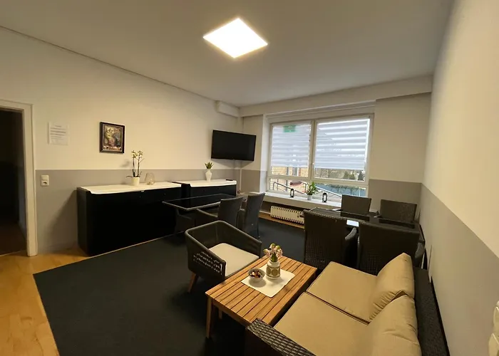 Doppelzimmer-bad-kuehlschrank-parkplatz-10 Meine