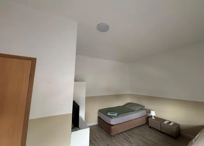Doppelzimmer-bad-kuehlschrank-parkplatz-10 Hotel Meine